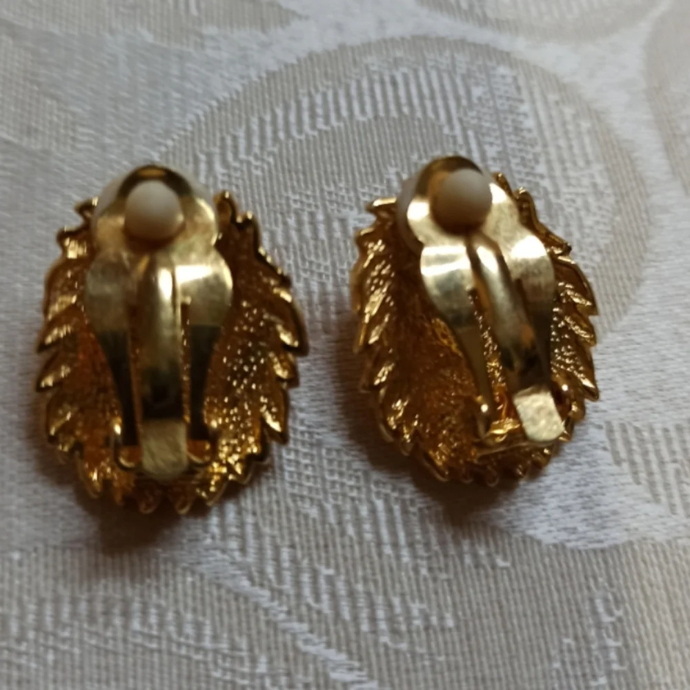 RARE Unsigned Kenneth Jay Lane 1970s Vintage Gold Lion Clip-On Earrings | KJL - Picture 4 of 10
